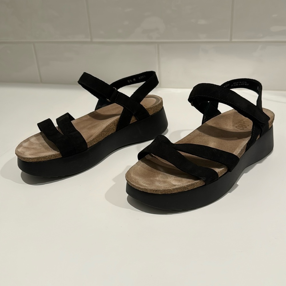 Munro Juniper Sandal, size 9.5